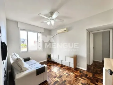 Apartamento com 2 Quartos à venda, 57m² no Passo da Areia, Porto Alegre