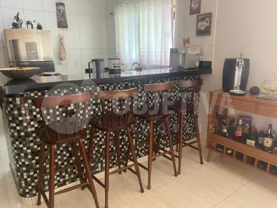 Casa com 3 Quartos à venda, 136m² no Jardim Europa, Uberlândia