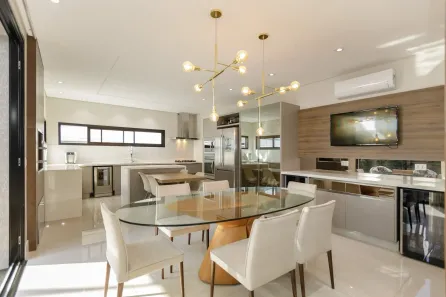 Casa de Condomínio com 3 Quartos à venda, 285m² no Uberaba, Curitiba