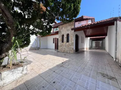 Casa com 4 Quartos à venda, 260m² no Balneário Stella Maris, Peruíbe