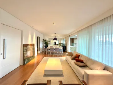 Apartamento com 3 Quartos para alugar, 157m² no Cambuí, Campinas