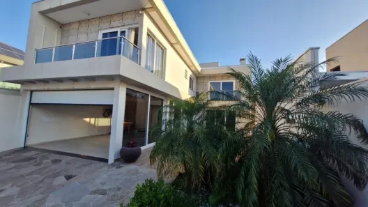 Sobrado com 3 Quartos à venda, 206m² no Igara, Canoas