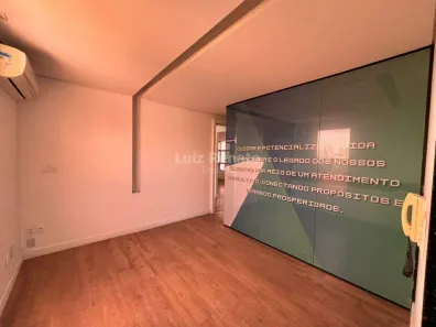 Sala Comercial para alugar, 101m² no Santa Efigênia, Belo Horizonte