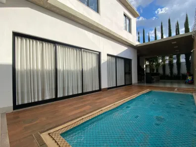 Sobrado com 3 Quartos à venda, 270m² no Novo Mundo, Uberlândia