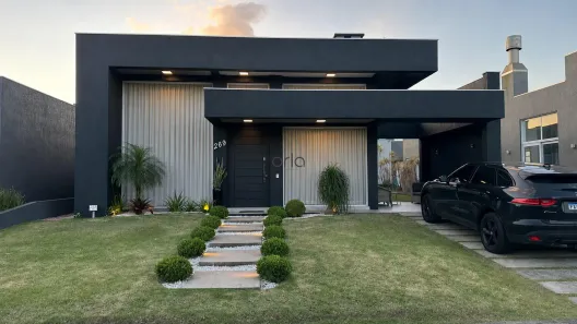 Casa de Condomínio com 3 Quartos à venda, 160m² no Capão da Canoa, Capão da Canoa