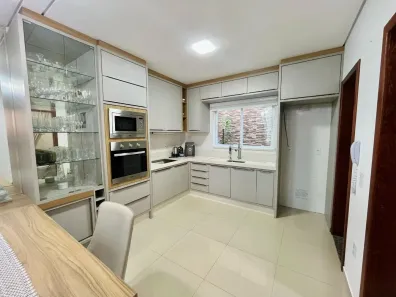 Sobrado com 2 Quartos à venda, 97m² no Forquilhas, São José
