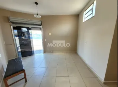 Ponto Comercial para alugar, 30m² no Tubalina, Uberlândia