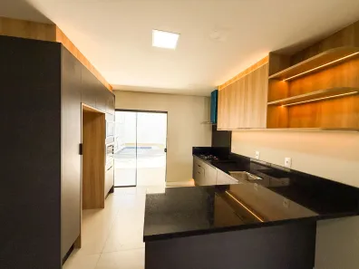 Casa com 3 Quartos à venda, 160m² no Atiradores, Joinville