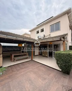Casa de Condomínio com 3 Quartos à venda, 224m² no Colina de Laranjeiras, Serra