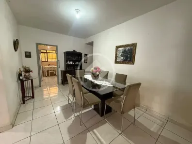 Casa com 4 Quartos à venda, 192m² no Jardim América, Goiânia