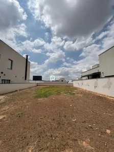 Lote/Terreno à venda, 300m² no Residencial Central Parque, Salto