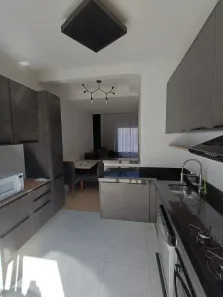 Casa de Condomínio com 2 Quartos para venda ou aluguel, 73m² no Jardim Villaça, São Roque
