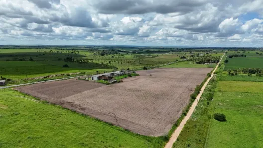 Galpão/Depósito/Armazém com 1 Quarto à venda, 70000m² no , Mari