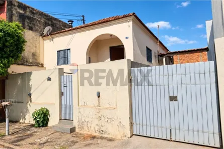 Casa com 3 Quartos à venda, 99m² no Vila Guararapes, Lins
