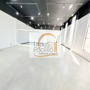 Ponto Comercial para alugar, 212m² no Nova Cerejeira, Atibaia