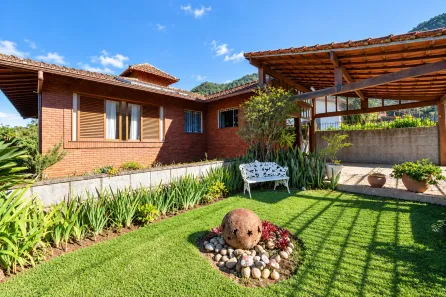 Casa com 3 Quartos à venda, 241m² no Iucas, Teresópolis
