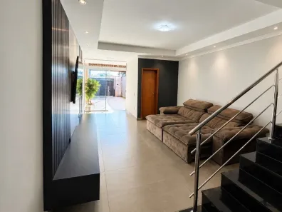 Sobrado com 3 Quartos à venda, 140m² no Residencial Hugo de Moraes, Goiânia
