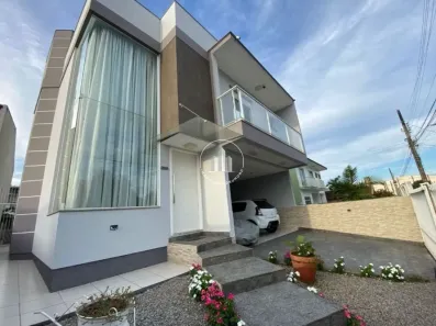 Casa com 3 Quartos à venda, 180m² no Praia Comprida, São José