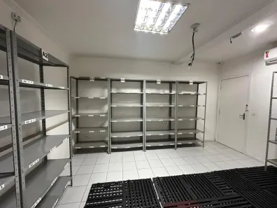 Sala Comercial à venda, 180m² no Santa Lúcia, Vitória