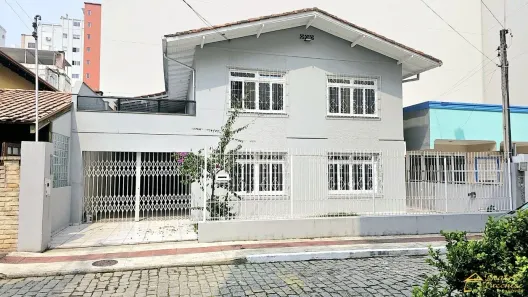 Casa com 4 Quartos para alugar, 200m² no Centro, Balneário Camboriú