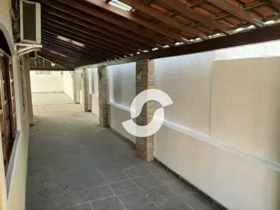 Casa com 4 Quartos à venda, 270m² no Trindade, São Gonçalo