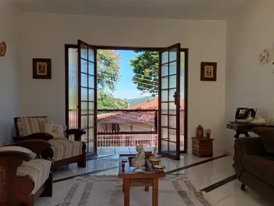 Casa com 4 Quartos à venda, 285m² no Centro, Caxambu