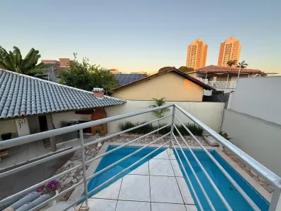 Sobrado com 5 Quartos à venda, 309m² no Jardim Califórnia, Cuiabá