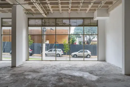 Prédio Comercial para alugar, 200m² no Indianópolis, São Paulo