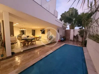 Casa de Condomínio com 4 Quartos à venda, 375m² no Gávea, Uberlândia