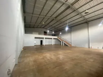 Galpão/Depósito/Armazém para alugar, 375m² no Setor Central, Rio Verde