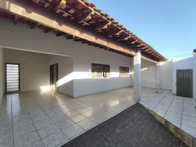 Casa com 3 Quartos para alugar, 170m² no Segismundo Pereira, Uberlândia
