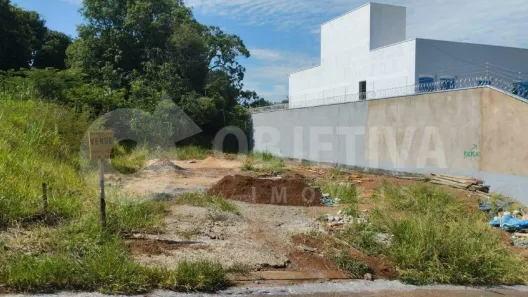 Lote/Terreno à venda, 378m² no Jardim Inconfidência, Uberlândia