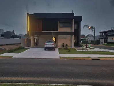 Casa com 3 Quartos à venda, 320m² no Santa Regina, Camboriú