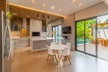 Sobrado com 3 Quartos à venda, 236m² no Neva, Cascavel