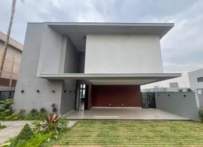 Casa com 4 Quartos à venda, 233m² no Granja Marileusa, Uberlândia