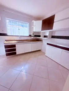 Casa com 2 Quartos para alugar, 10m² no Village Rio das Ostras, Rio das Ostras