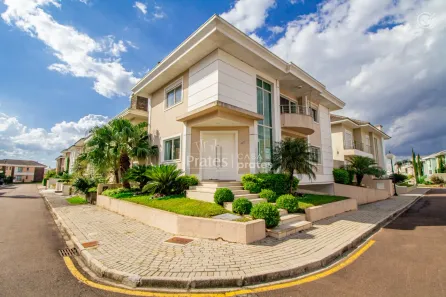 Casa de Condomínio com 3 Quartos à venda, 236m² no Portão, Curitiba