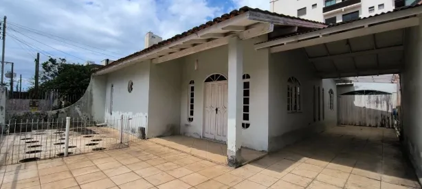 Casa com 4 Quartos à venda, 272m² no Balneário, Florianópolis