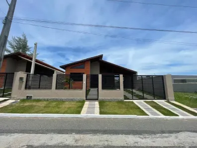 Casa de Condomínio com 3 Quartos à venda, 161m² no São Mateus, São Pedro da Aldeia