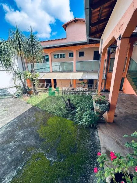 Casa com 5 quartos — Rio Branco, Belo Horizonte