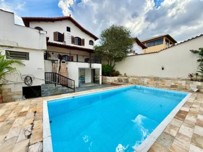 Casa com 4 Quartos para alugar, 300m² no Planalto, Belo Horizonte