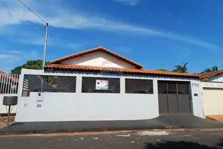 Casa com 3 Quartos à venda, 196m² no Alcides Junqueira, Ituiutaba
