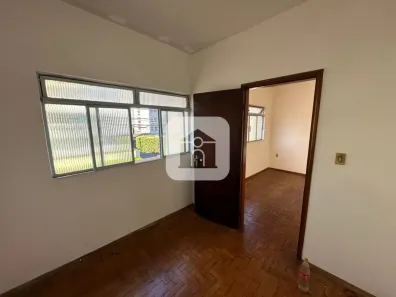 Sobrado com 4 Quartos à venda, 196m² no Martins, Uberlândia