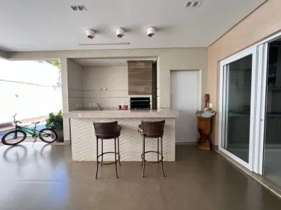 Casa de Condomínio com 4 Quartos para alugar, 240m² no Jardins Verona, Goiânia