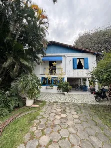 Casa com 5 Quartos à venda, 250m² no Hospício, Araruama