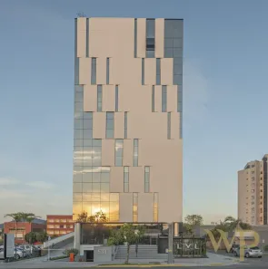 Sala Comercial para alugar, 131m² no América, Joinville