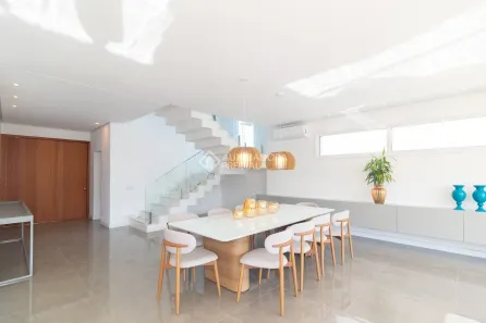 Casa com 4 Quartos para alugar, 311m² no Vila Nova, Porto Alegre