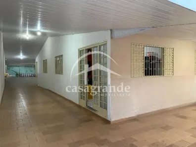 Casa com 4 Quartos à venda, 201m² no Santa Mônica, Uberlândia