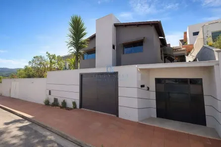 Casa com 3 Quartos à venda, 241m² no Centro, Pouso Alegre