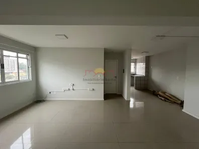 Sala Comercial para alugar, 60m² no Bom Retiro, Joinville